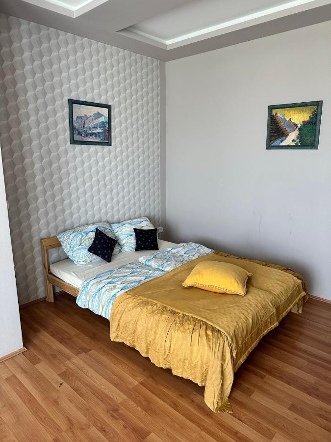 Velvet Motel Hegyeshalom Buitenkant foto