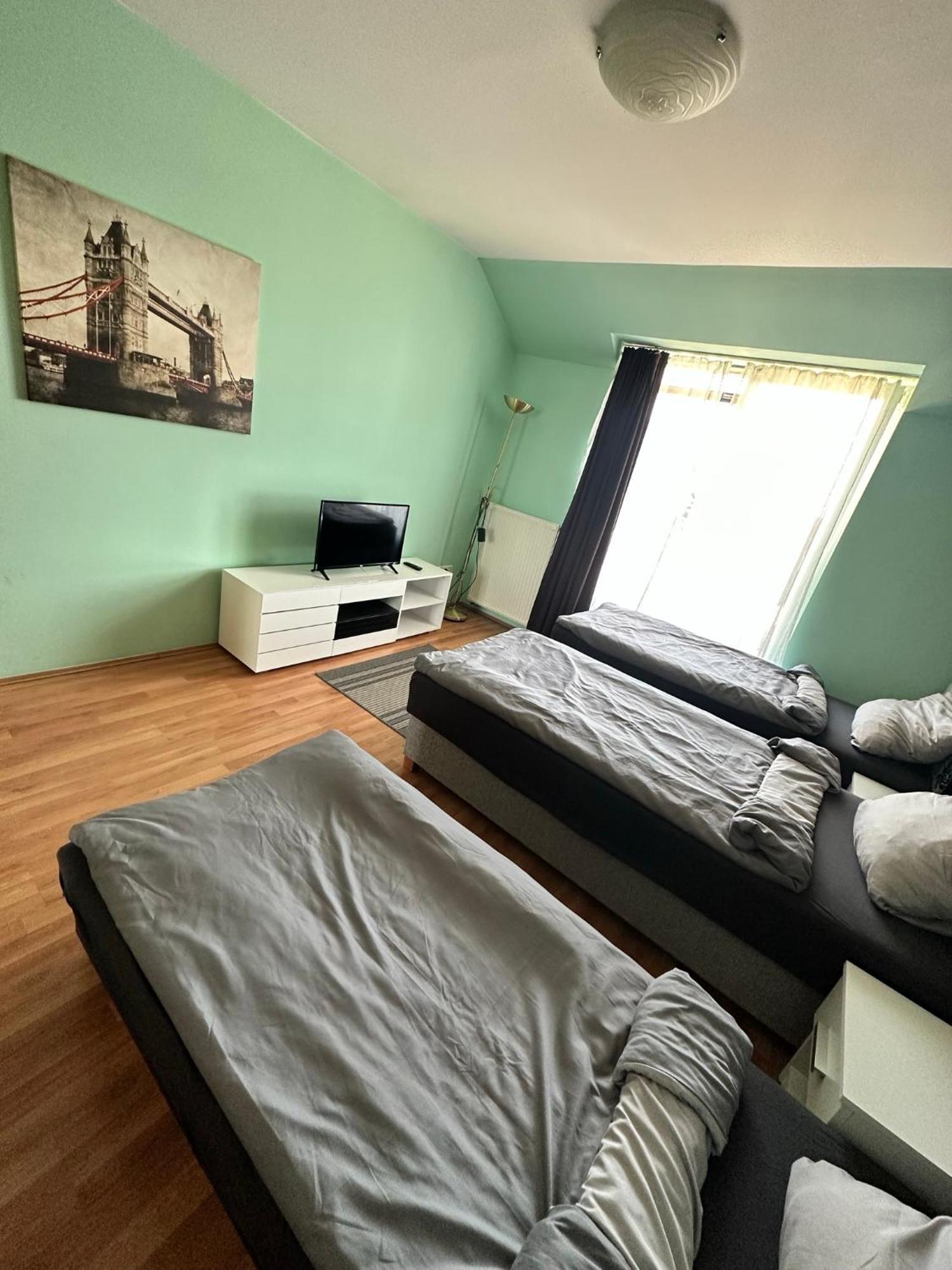 Velvet Motel Hegyeshalom Buitenkant foto