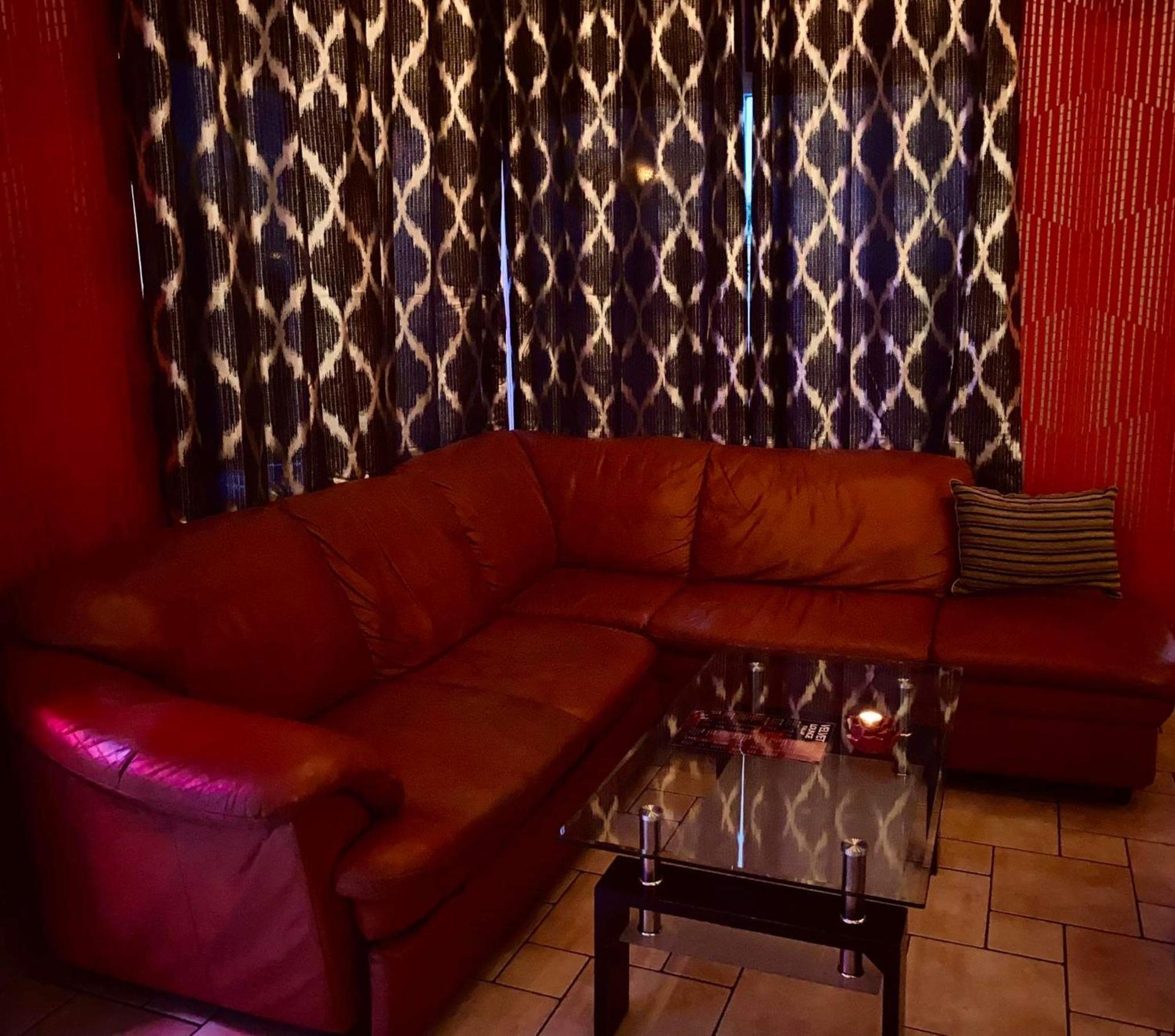 Velvet Motel Hegyeshalom Buitenkant foto